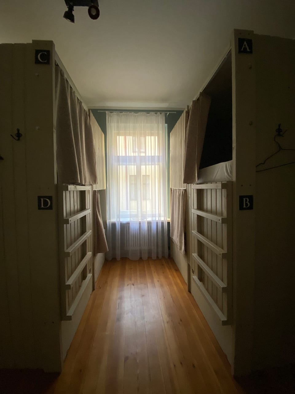 Shared Dormitory (6 people) | Down comforters, iron/ironing board, free WiFi, bed sheets