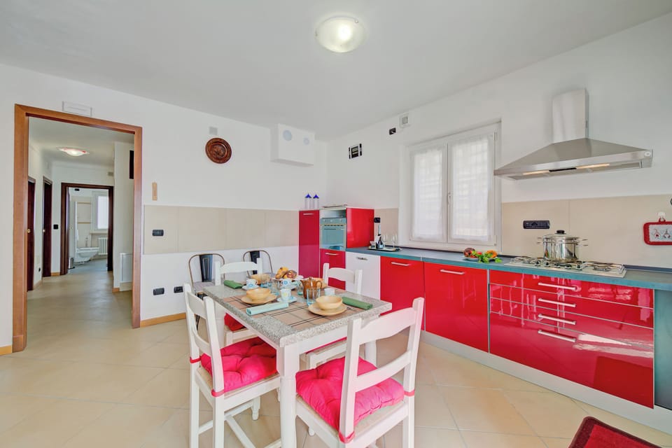 Family House, 2 Bedrooms, Microwave, Mountainside (Il Giardino In Montagna Family) | Private kitchen