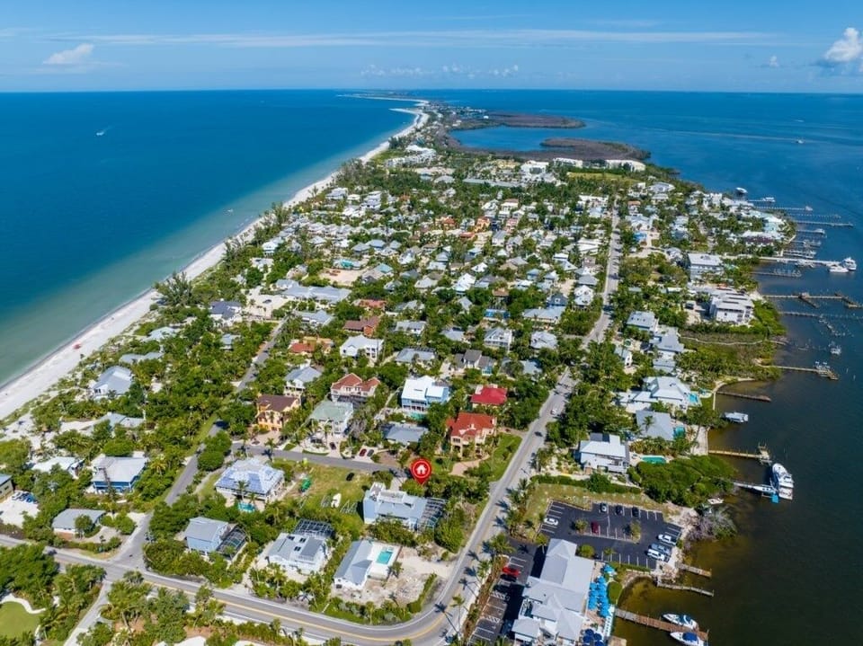 House, 5 Bedrooms | Aerial view