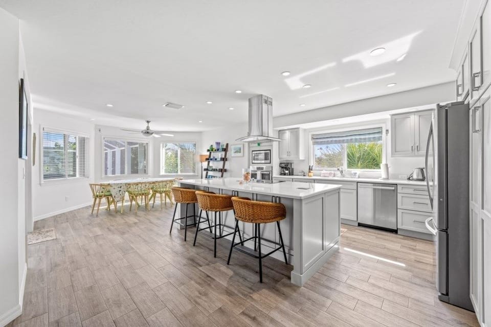 House, 4 Bedrooms | Private kitchen