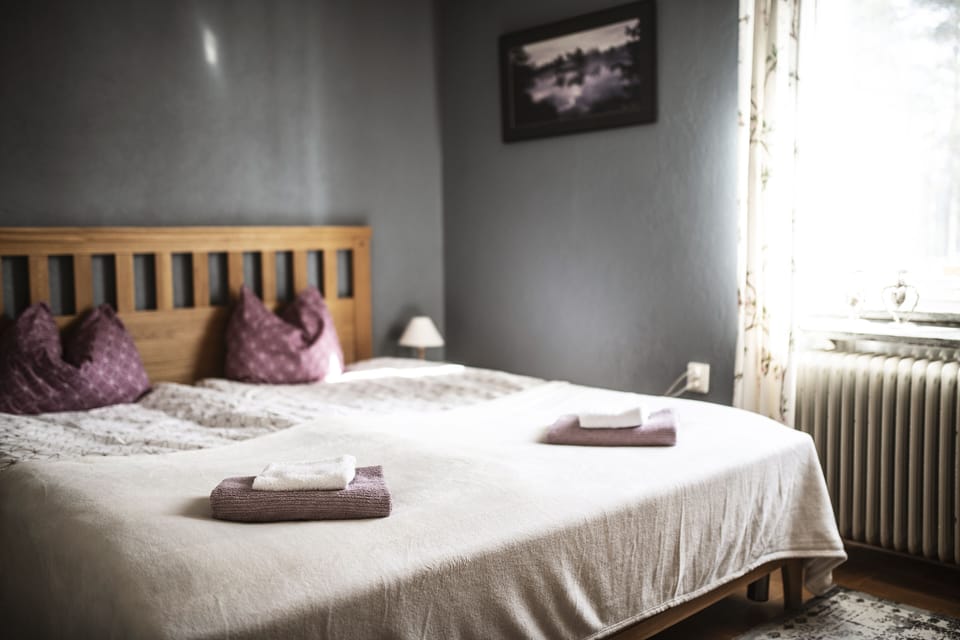 Comfort Room, Shared Bathroom | Iron/ironing board (on request), WiFi (free), bed sheets