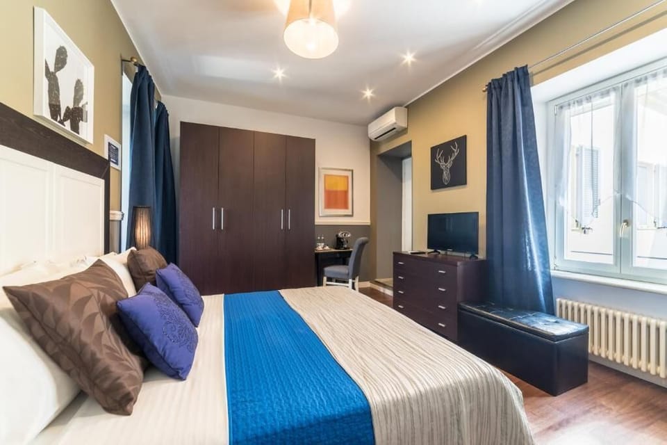 Quadruple Room | Desk, soundproofing, free WiFi