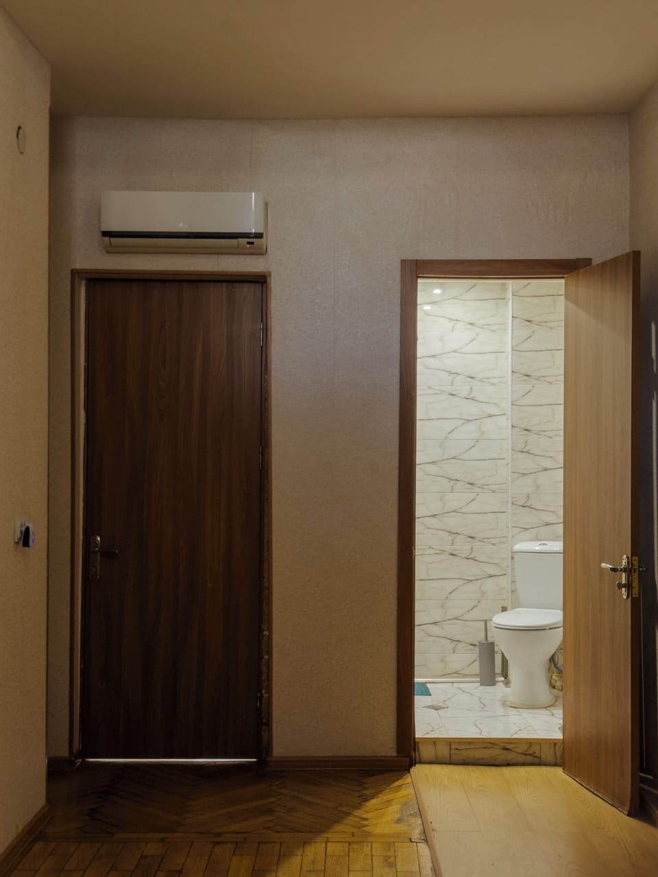 Economy Twin Room | Laptop workspace, free WiFi, bed sheets