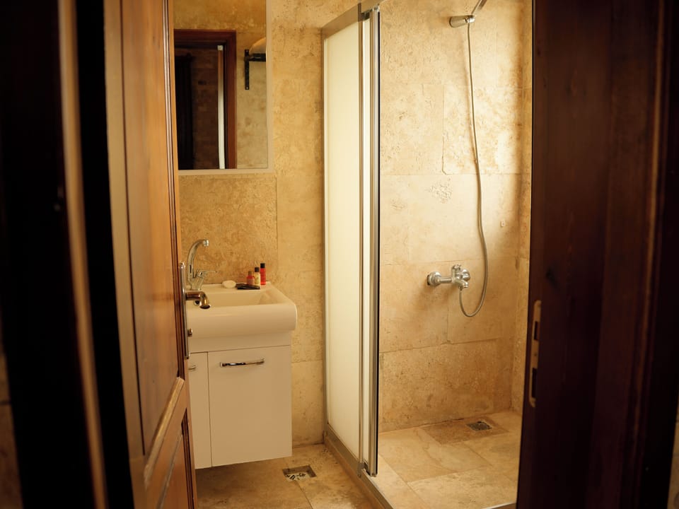 Family Room | Bathroom