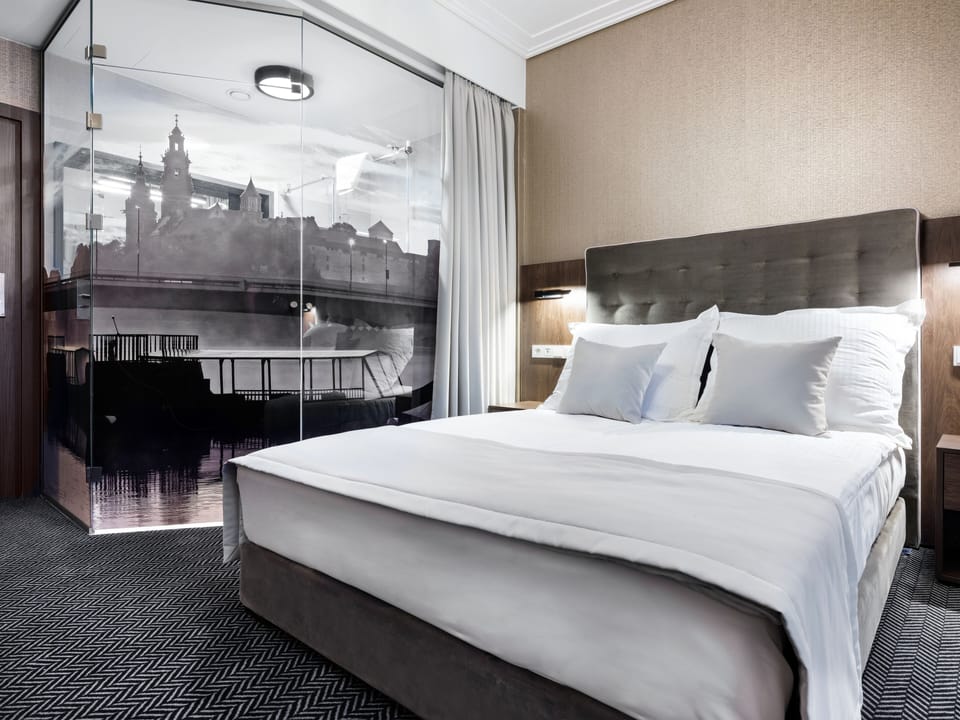 Double Room | Hypo-allergenic bedding, minibar, desk, laptop workspace