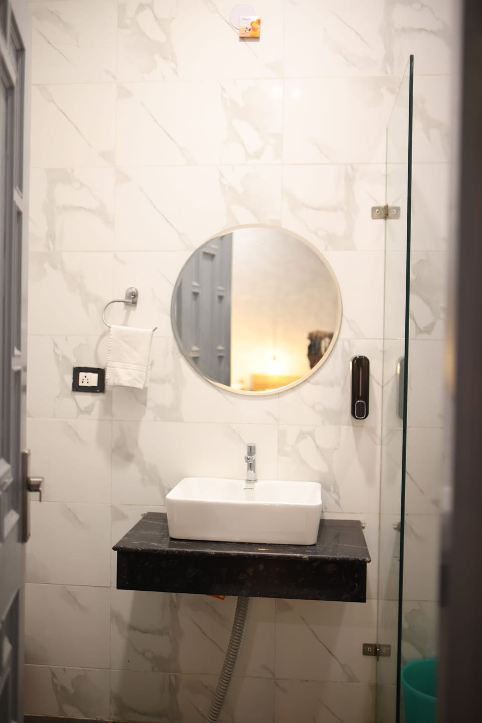 Superior Room, Refrigerator | Bathroom | Rainfall showerhead, designer toiletries, hair dryer, slippers