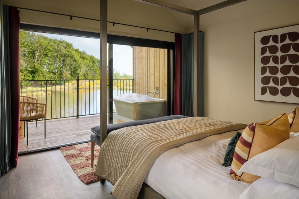 Comfort Cabin | Premium bedding, pillowtop beds, laptop workspace, soundproofing