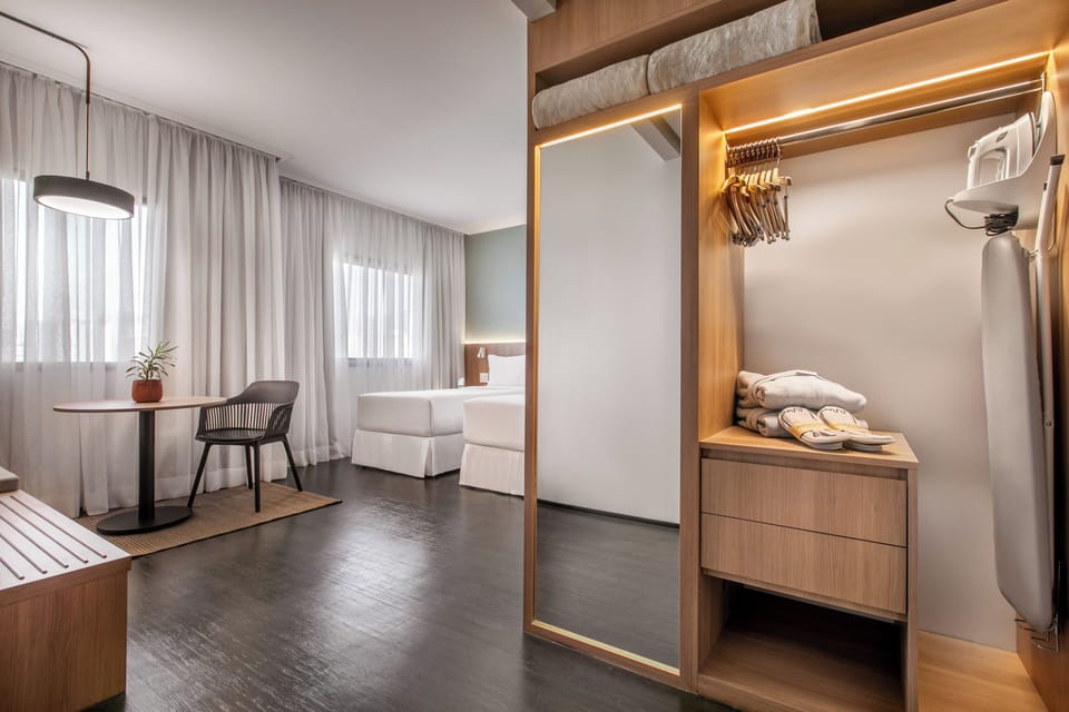 Innside, Twin Room, City View | Premium bedding, free minibar items, in-room safe, desk