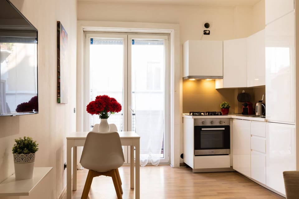 Deluxe Studio | Living area | 43-inch LED TV with digital channels, TV