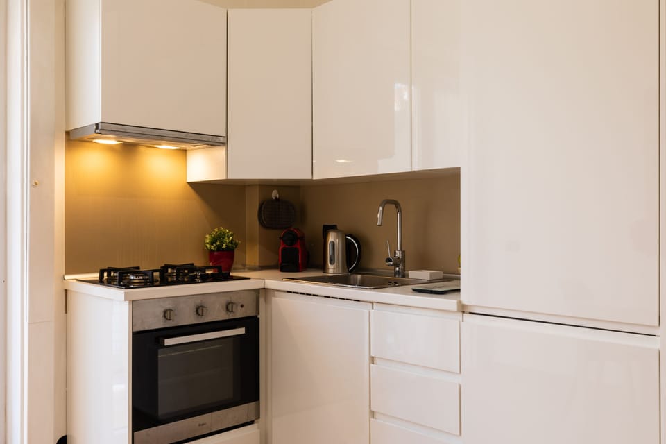 Deluxe Studio | Private kitchen | Full-size fridge, oven, stovetop, espresso maker