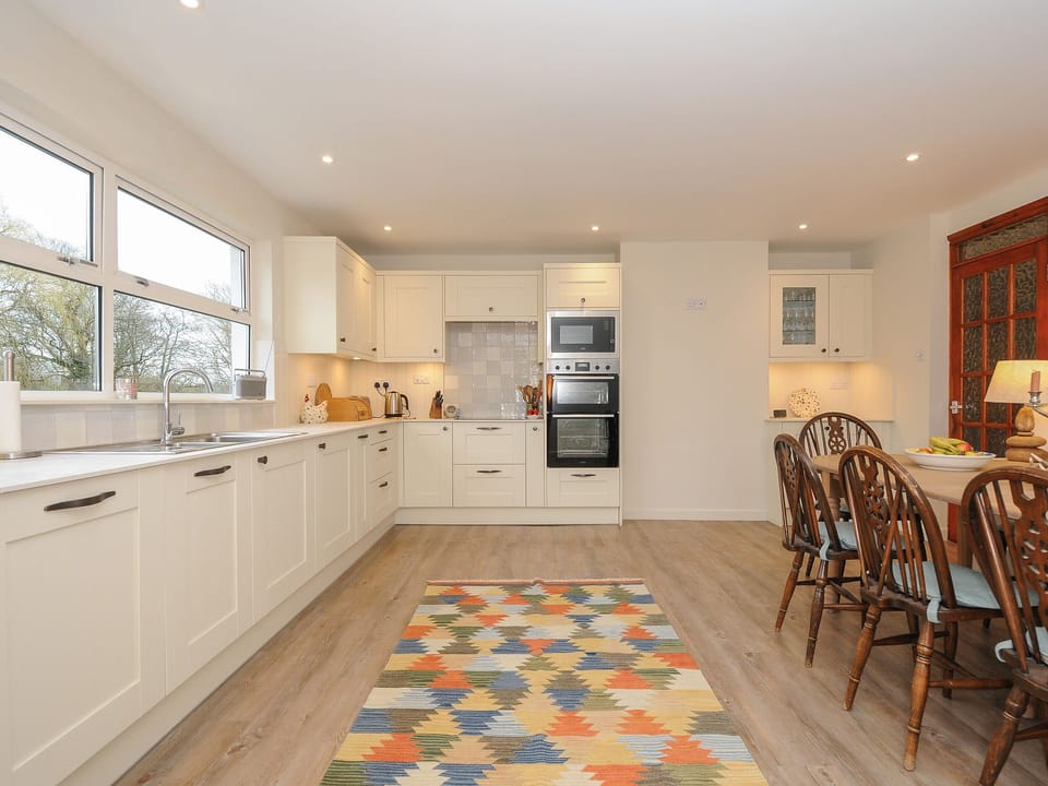 Fridge, dishwasher, cookware/dishes/utensils