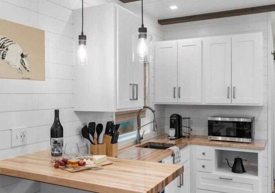 Premium Cabin, Garden Area | Private kitchen | Mini-fridge, microwave, coffee/tea maker, cookware/dishes/utensils