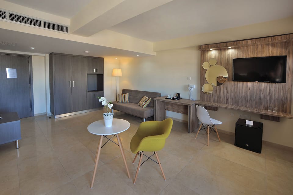 In-room safe, desk, blackout drapes, WiFi (free)