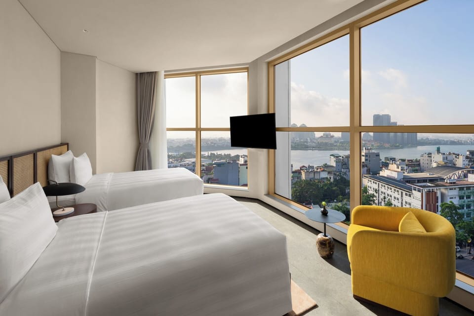 Studio Suite, 2 Twin Beds | Minibar, in-room safe, desk, iron/ironing board