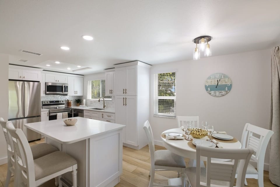 House, 2 Bedrooms | Dining