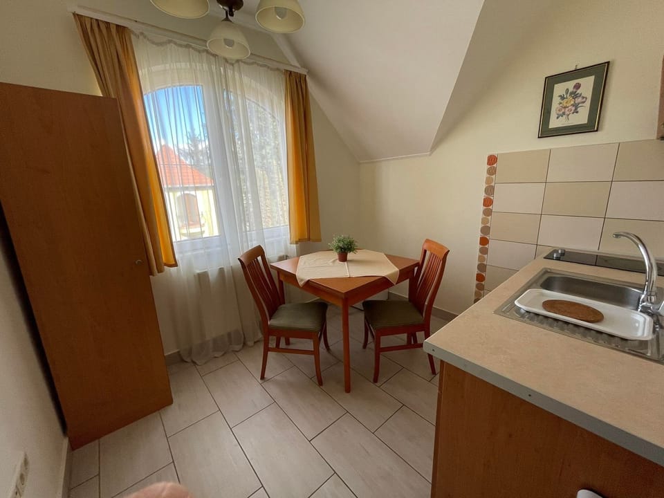 Romantic Apartment | Private kitchen | Mini-fridge