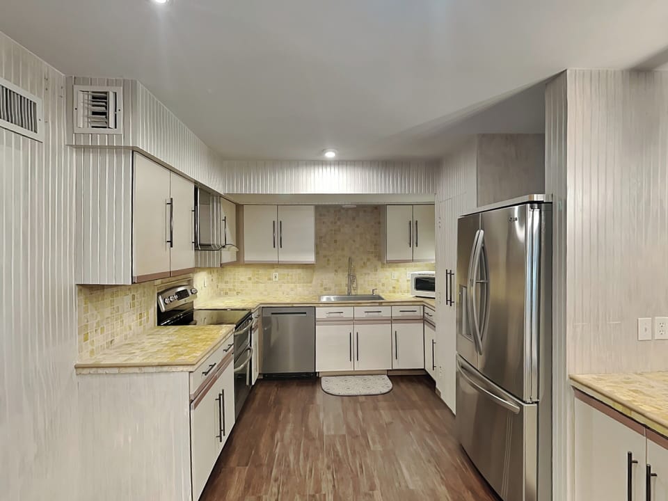 Condo (3 Bedrooms) | Property amenity