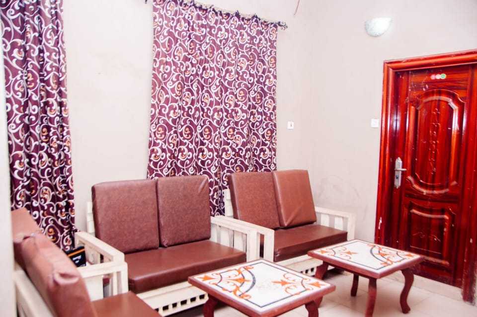 Classic Single Room, 1 Bedroom | Living area