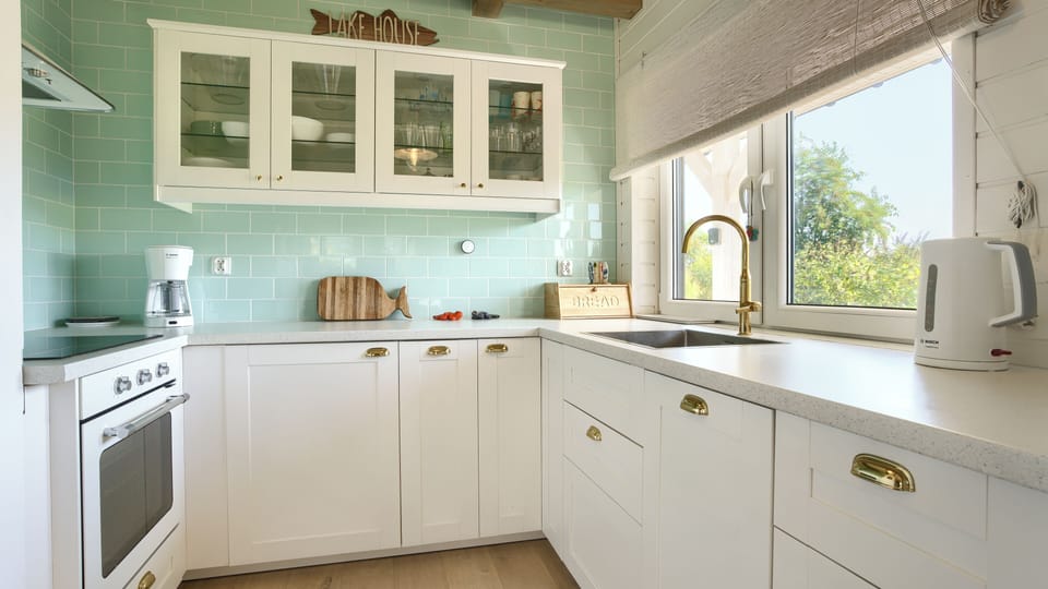 Cabin (369) | Private kitchenette | Fridge, oven, stovetop, dishwasher