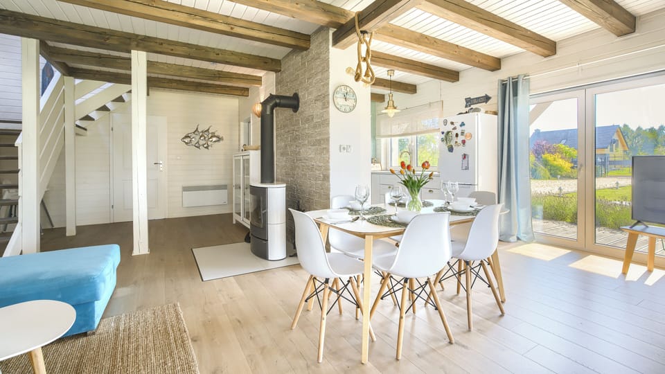 Cabin (369) | Living area | 30-inch flat-screen TV with satellite channels, TV, fireplace
