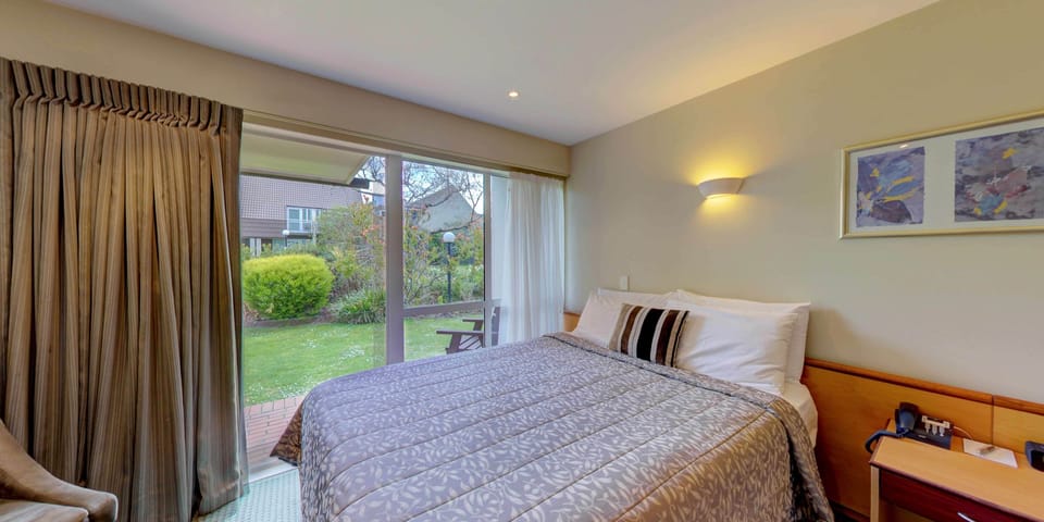Superior Twin Queen Room | In-room safe, desk, iron/ironing board, free WiFi