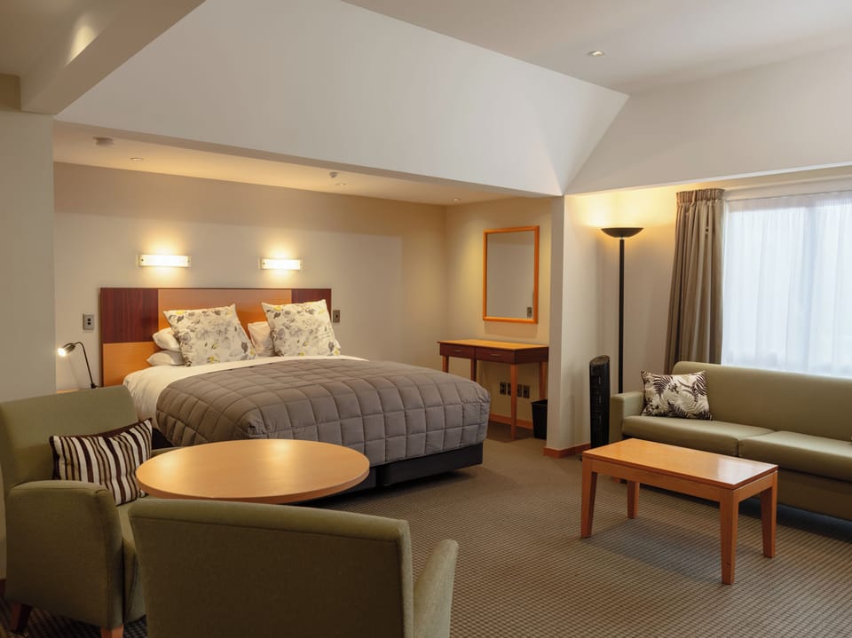 Superior Suite | In-room safe, desk, iron/ironing board, free WiFi
