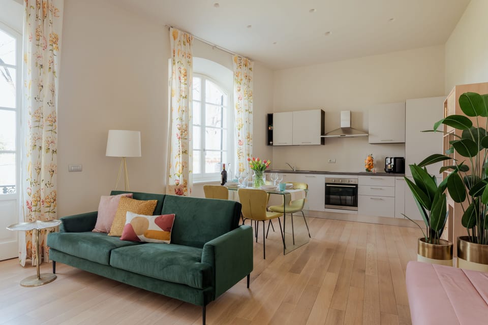 City Apartment | Living area
