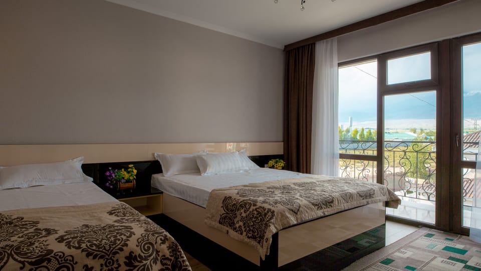 Family Triple Room | WiFi (free), bed sheets