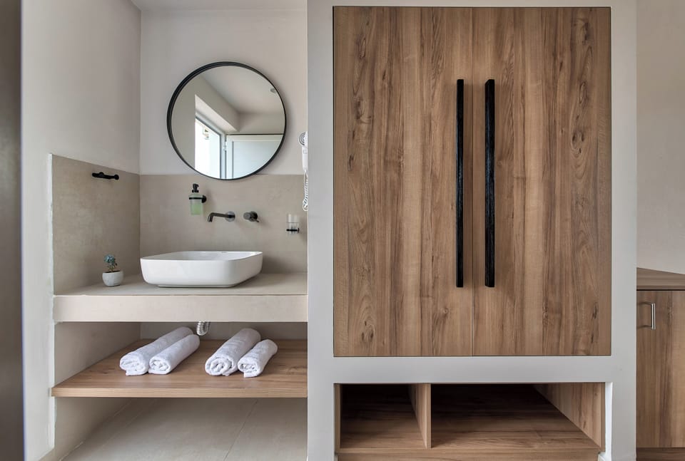 Premium Double or Twin Room | In-room safe, WiFi (free), bed sheets