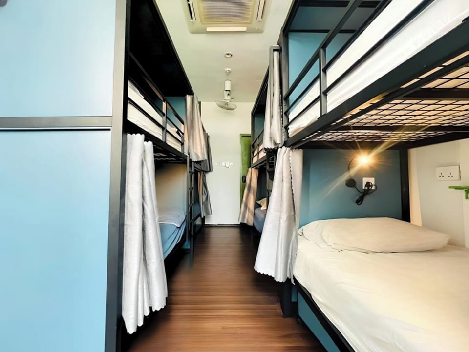 WiFi (free), bed sheets