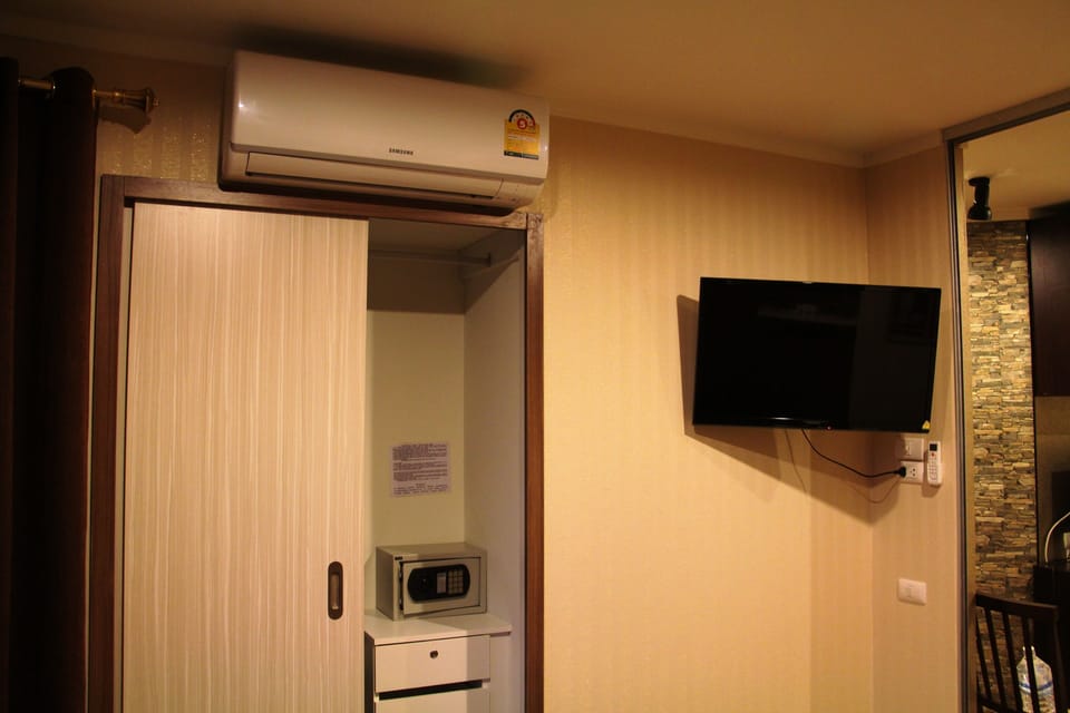 Apartment, 1 Bedroom | Safe