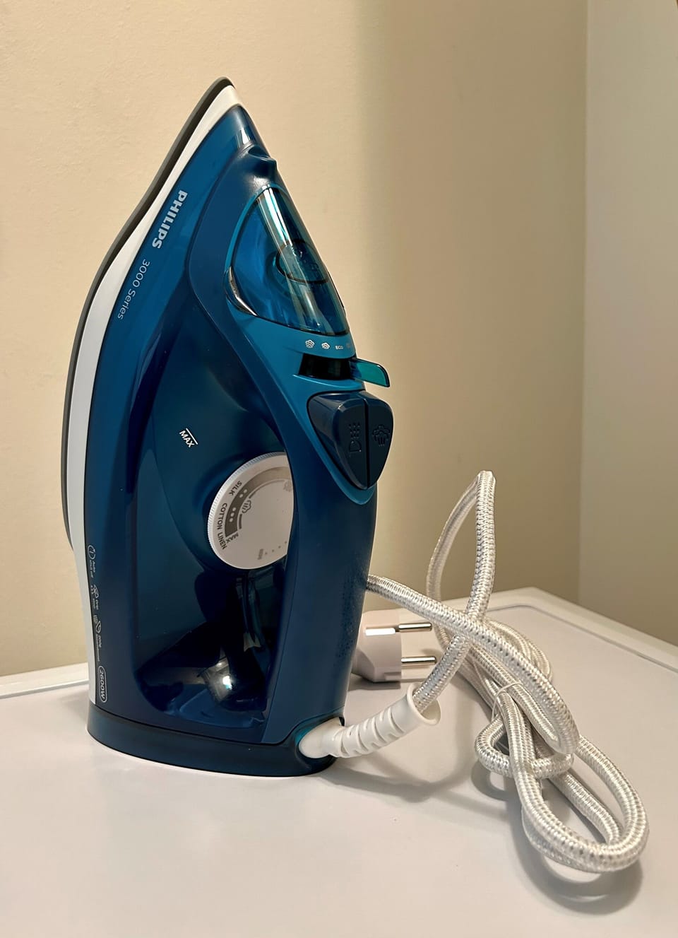 Iron/ironing board