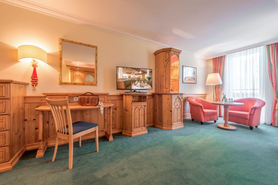 Deluxe Double Room | Premium bedding, minibar, in-room safe, desk