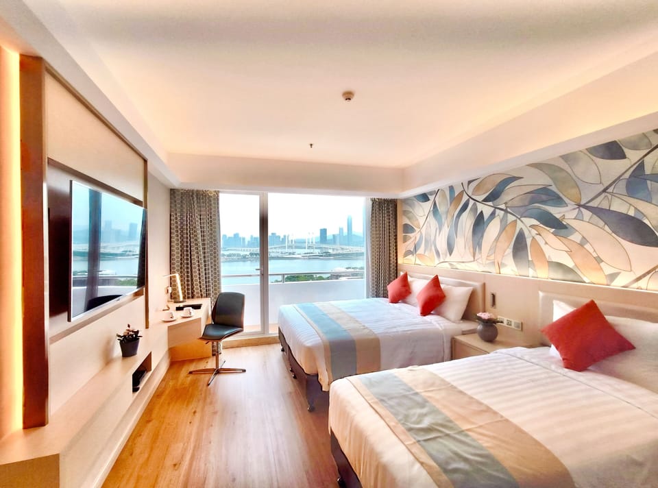 Family Double Room | Minibar, in-room safe, cribs (free), WiFi (free)