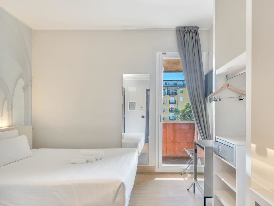 Standard Single Room, Terrace | In-room safe, desk, blackout drapes, free WiFi
