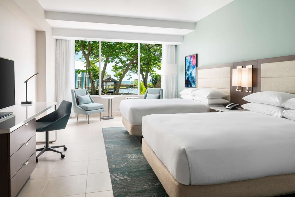 Premium bedding, in-room safe, desk, laptop workspace