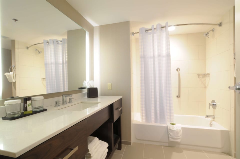 Free toiletries, towels