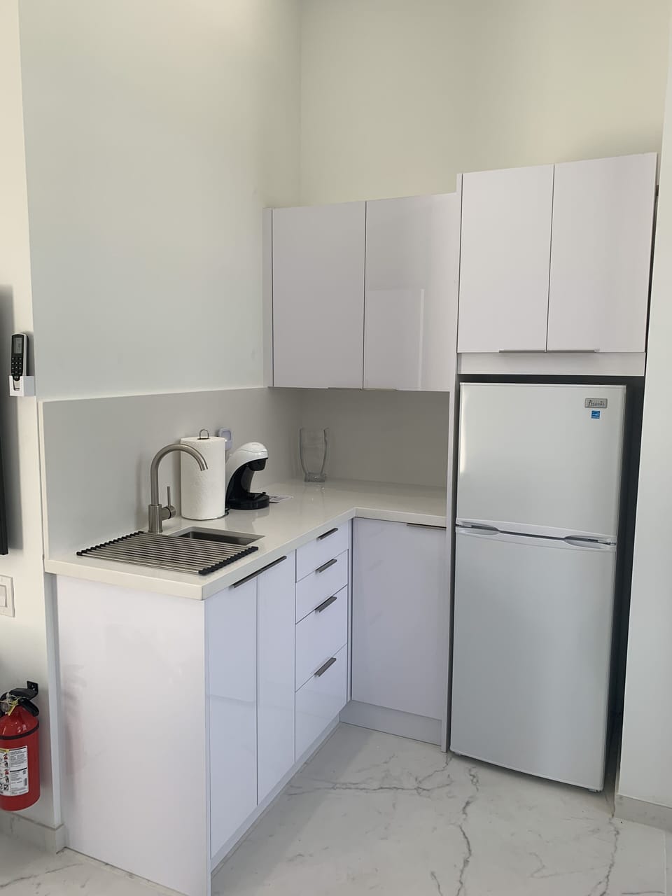 Deluxe Studio Suite (3) | Private kitchen | Mini-fridge, microwave, espresso maker, coffee/tea maker