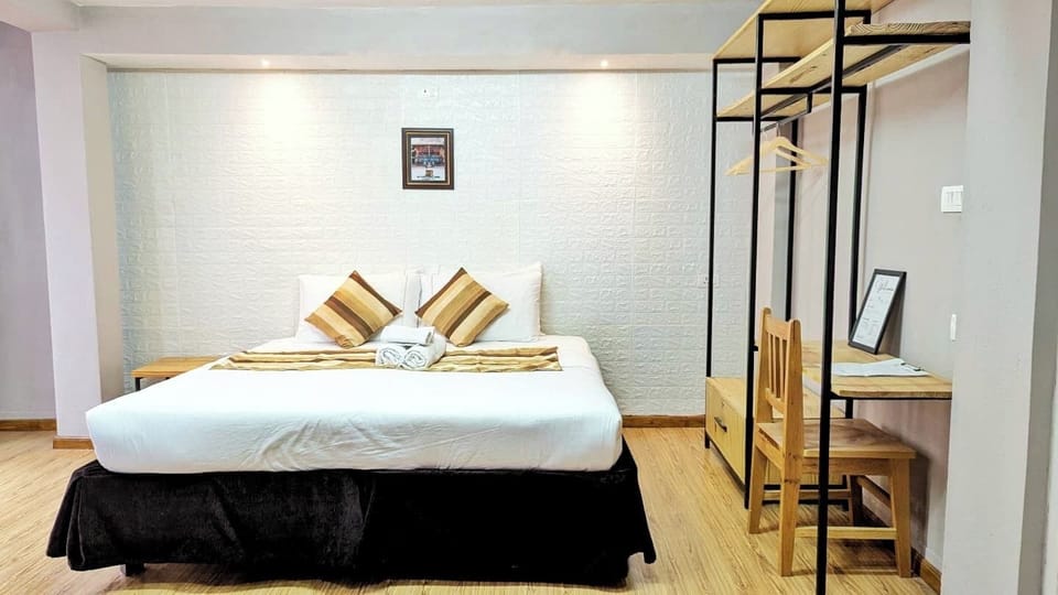City Studio | Premium bedding, memory foam beds, desk, laptop workspace