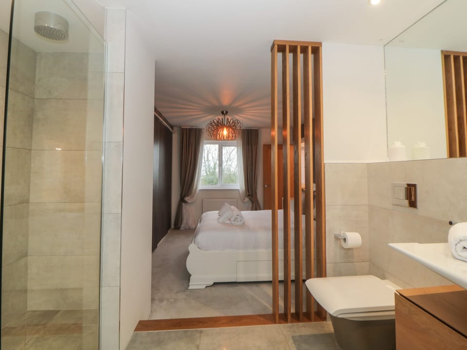 2 White Rock Court Cottage in Paignton