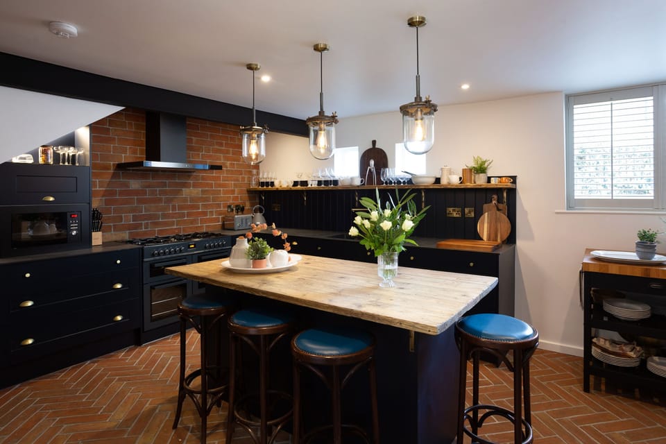 Luxury Apartment, Ensuite (The Workshop) | Shared kitchen