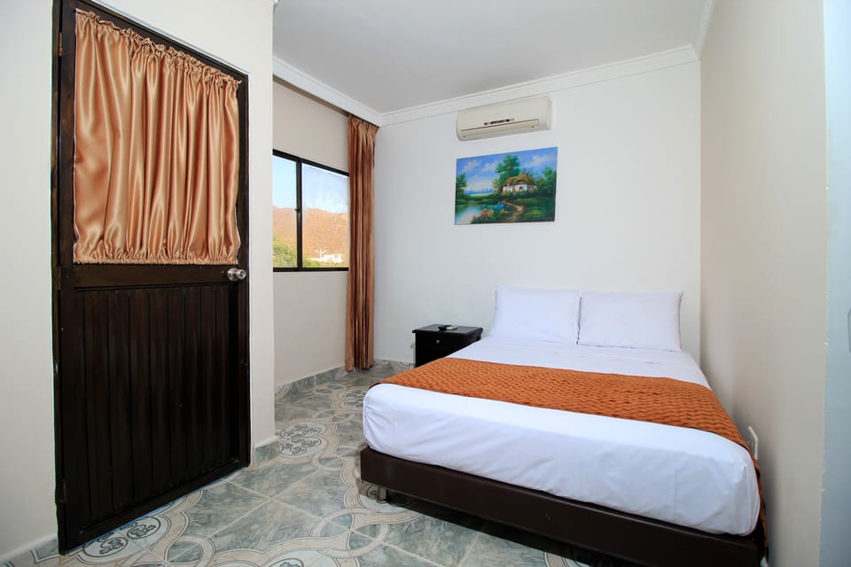 Double Room | Hypo-allergenic bedding available, in-room safe