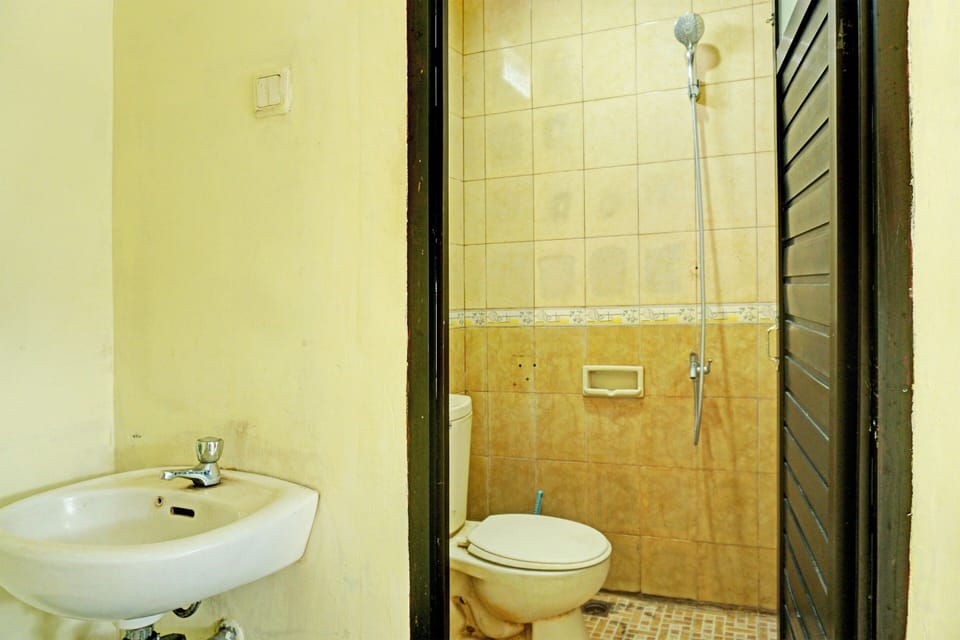 Shower, towels