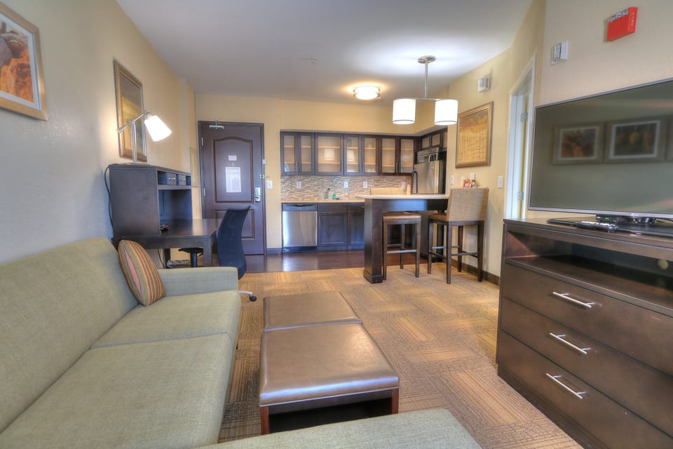 Desk, blackout drapes, iron/ironing board, free WiFi