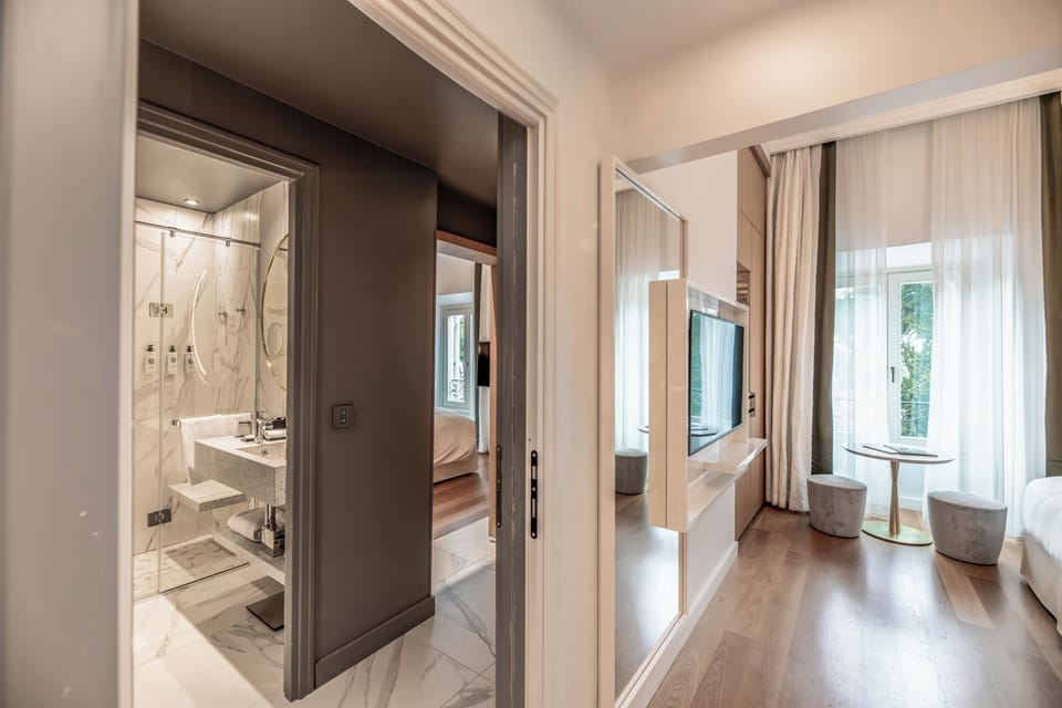 Family Room, 2 Double Beds, Connecting Rooms | Premium bedding, minibar, in-room safe, blackout drapes
