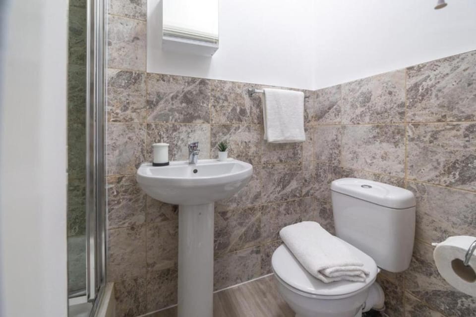 Deluxe Triple Studio | Iron/ironing board, free WiFi, bed sheets