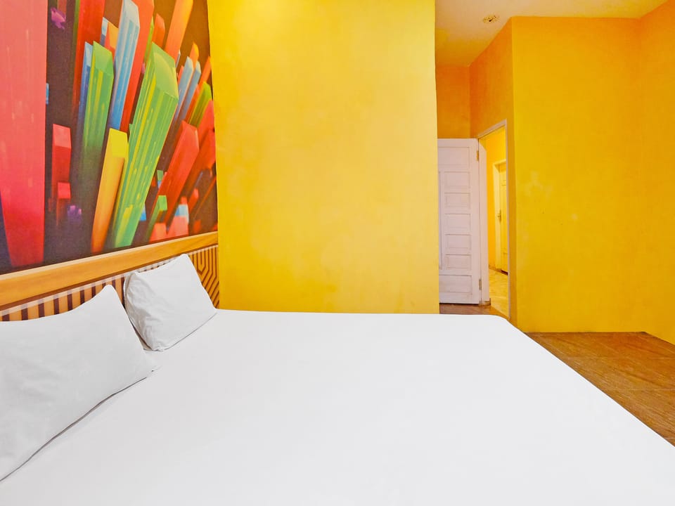 Standard Double Room | Desk, WiFi (free), bed sheets