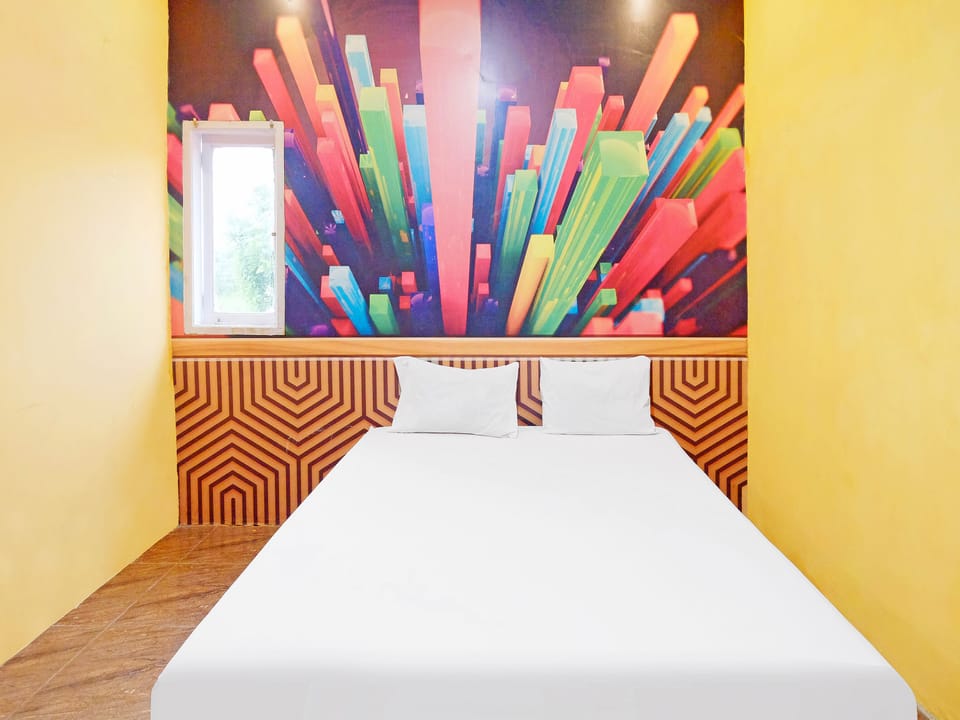 Standard Double Room | Desk, WiFi (free), bed sheets