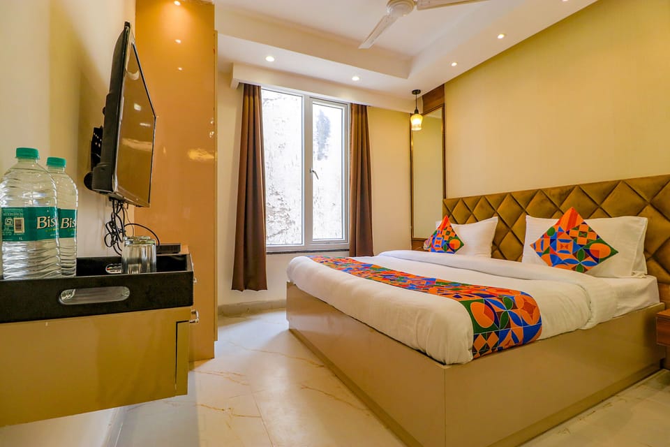 Egyptian cotton sheets, premium bedding, free WiFi, bed sheets