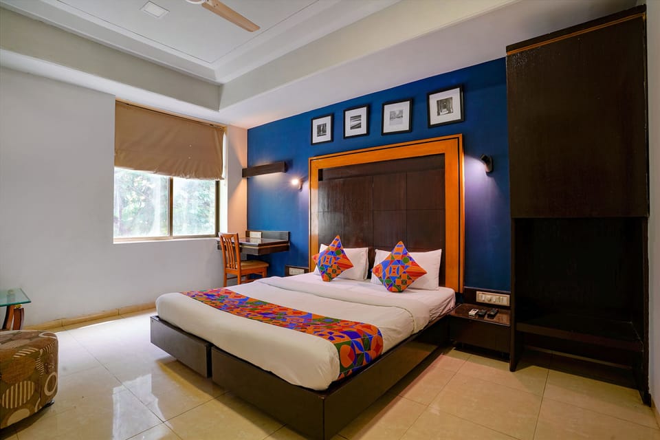 Egyptian cotton sheets, premium bedding, free WiFi, bed sheets